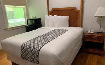 Warfield Hotel