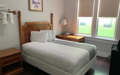 Warfield Hotel