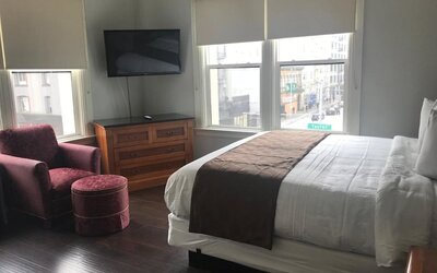 Warfield Hotel