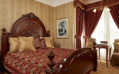 Queen Anne Hotel