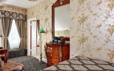 Queen Anne Hotel