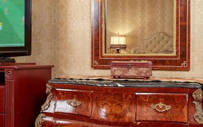 Queen Anne Hotel
