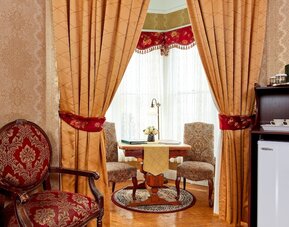 Queen Anne Hotel