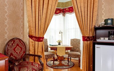 Queen Anne Hotel
