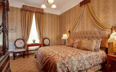 Queen Anne Hotel