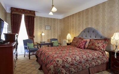 Queen Anne Hotel