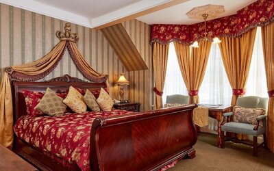 Queen Anne Hotel