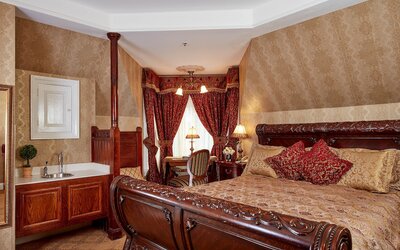 Queen Anne Hotel