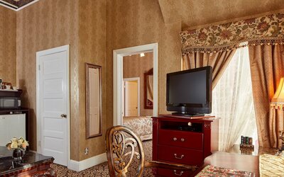 Queen Anne Hotel