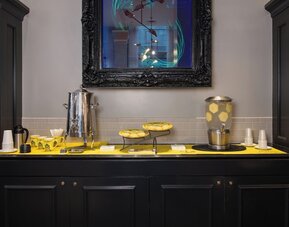 Staypineapple, An Iconic Hotel, The Loop