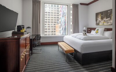 Staypineapple, An Iconic Hotel, The Loop