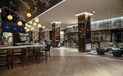 Renaissance Chicago Downtown Hotel