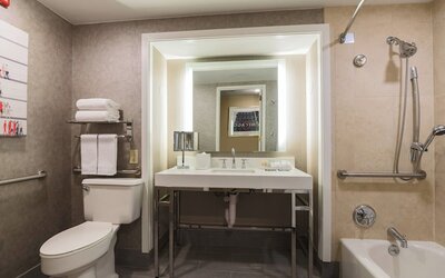 Renaissance Chicago Downtown Hotel