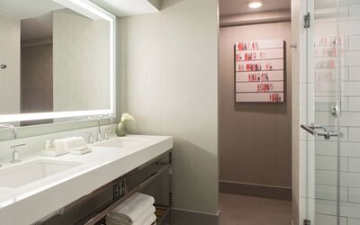 Renaissance Chicago Downtown Hotel