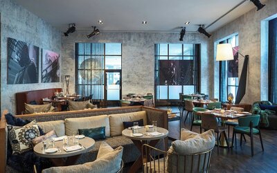 Renaissance Chicago Downtown Hotel