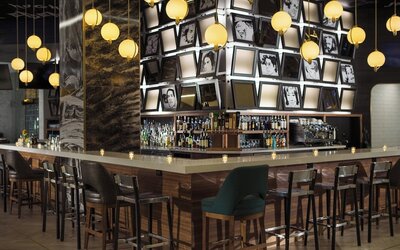 Renaissance Chicago Downtown Hotel