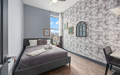 Mccormick Place Guest House