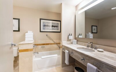InterContinental Chicago Magnificent Mile by IHG