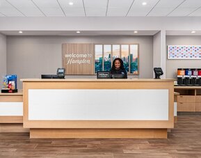 Hampton Inn Chicago North-Loyola Station