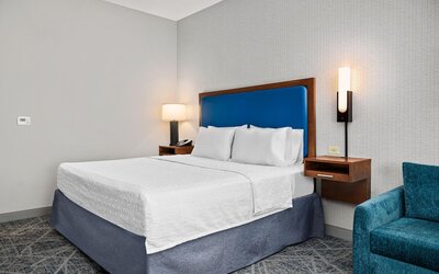 Hampton Inn Chicago North-Loyola Station