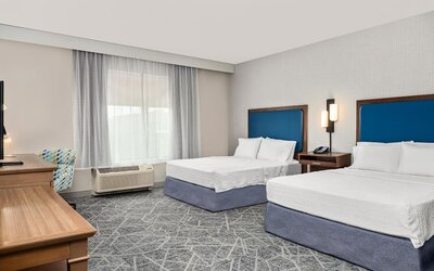 Hampton Inn Chicago North-Loyola Station