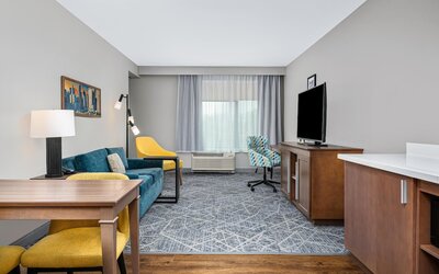 Hampton Inn Chicago North-Loyola Station