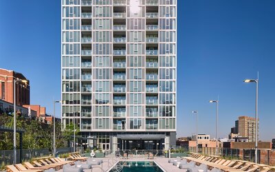 Level Chicago - River North