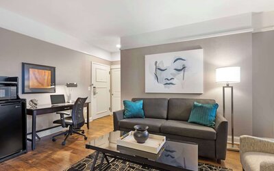 Best Western Plus Hawthorne Terrace Hotel