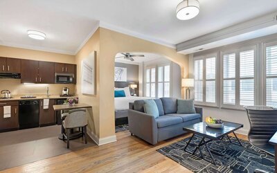 Best Western Plus Hawthorne Terrace Hotel