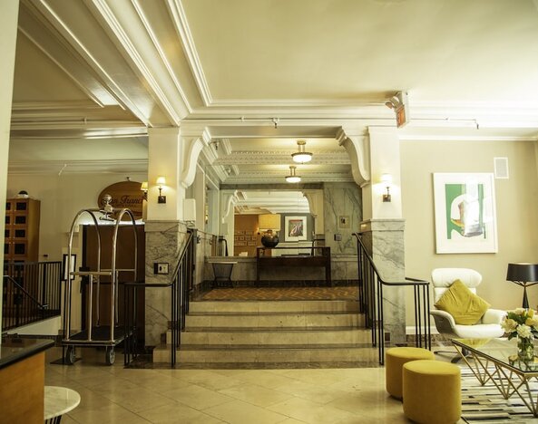 Executive Hotel Vintage Court