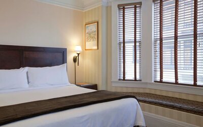 Executive Hotel Vintage Court
