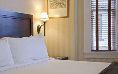 Executive Hotel Vintage Court