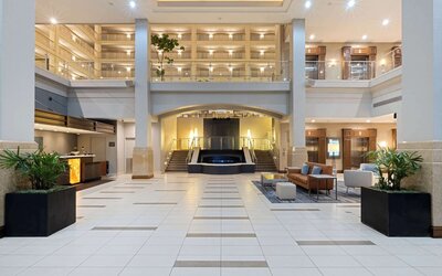 Embassy Suites by Hilton Chicago Downtown River North