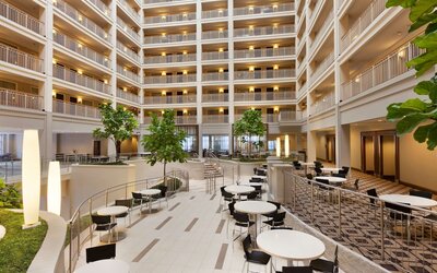 Embassy Suites by Hilton Chicago Downtown River North