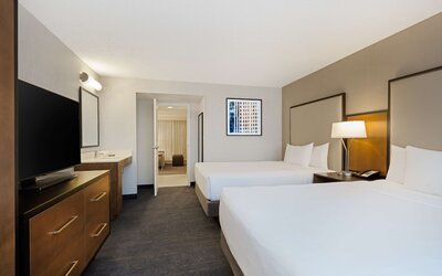 Embassy Suites by Hilton Chicago Downtown River North