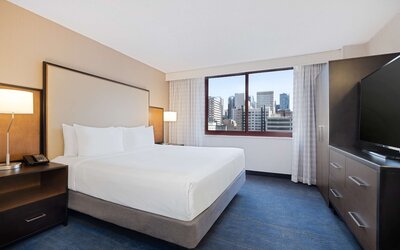 Embassy Suites by Hilton Chicago Downtown River North