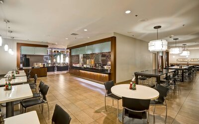 Embassy Suites by Hilton Chicago Downtown River North
