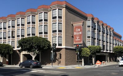 Cow Hollow Inn & Suites