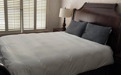 Cow Hollow Inn & Suites