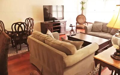Cow Hollow Inn & Suites