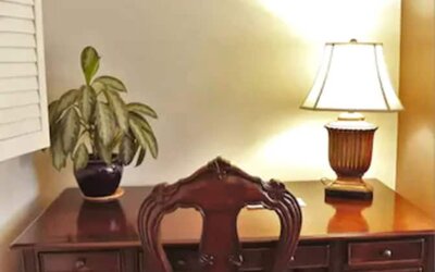 Cow Hollow Inn & Suites