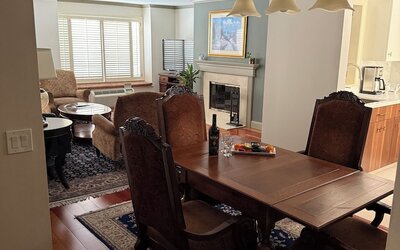 Cow Hollow Inn & Suites