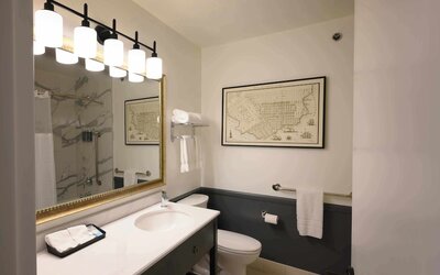 Cow Hollow Inn & Suites