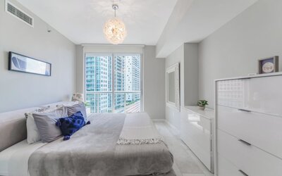 Amazing Condos at Icon Brickell With Pool