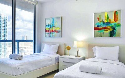 Amazing Condos at Icon Brickell With Pool