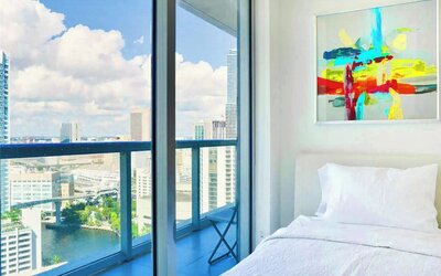 Amazing Condos at Icon Brickell With Pool