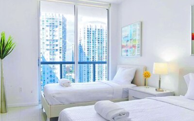 Amazing Condos at Icon Brickell With Pool