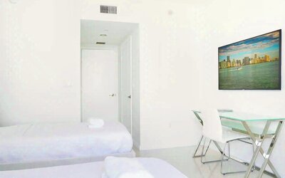Amazing Condos at Icon Brickell With Pool