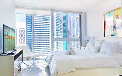 Amazing Condos at Icon Brickell With Pool