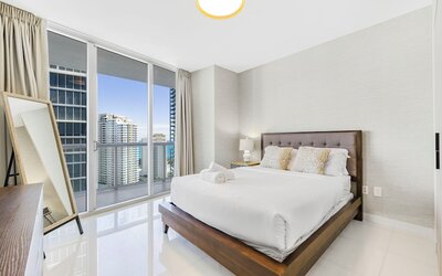 Amazing Condos at Icon Brickell With Pool